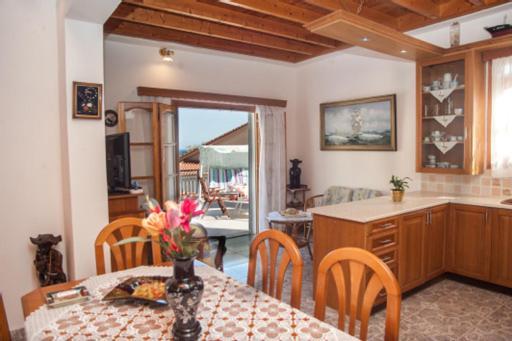 Fernanda'S Traditional 2 Floor House Villa Poros  Bagian luar foto
