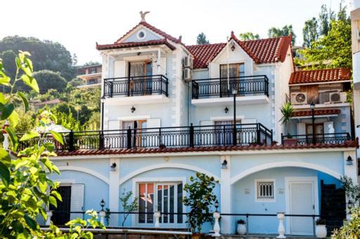 Fernanda'S Traditional 2 Floor House Villa Poros  Bagian luar foto