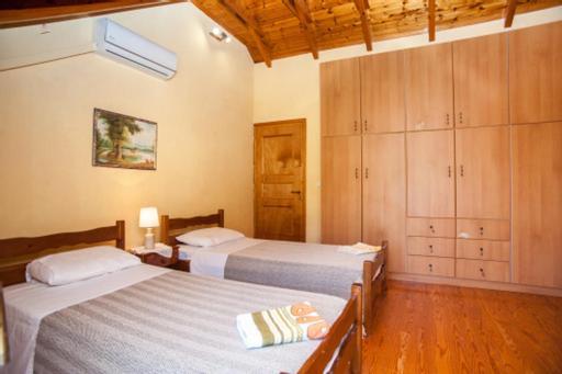 Fernanda'S Traditional 2 Floor House Villa Poros  Bagian luar foto
