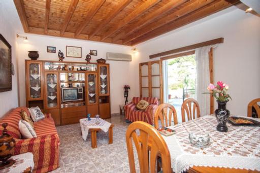 Fernanda'S Traditional 2 Floor House Villa Poros  Bagian luar foto