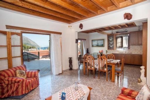 Fernanda'S Traditional 2 Floor House Villa Poros  Bagian luar foto