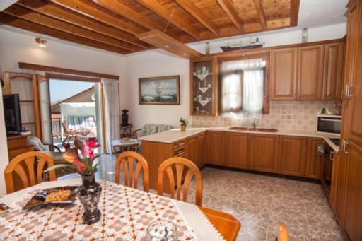 Fernanda'S Traditional 2 Floor House Villa Poros  Bagian luar foto