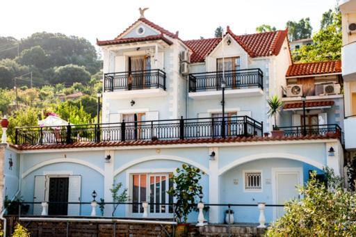 Fernanda'S Traditional 2 Floor House Villa Poros  Bagian luar foto